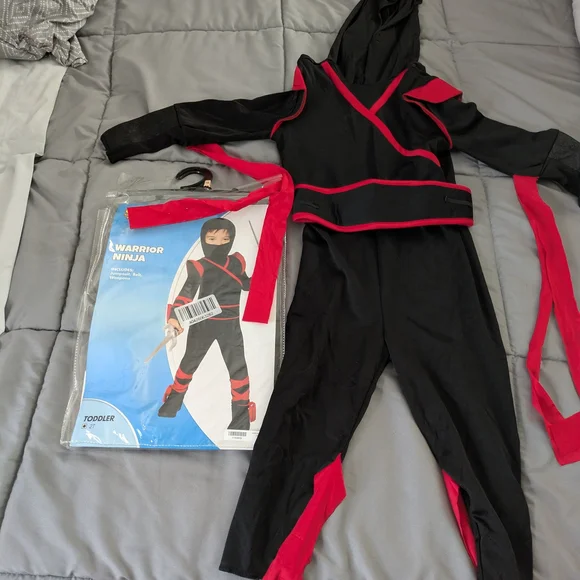 2T Kids Ninja Costume - Black and Red - Picture 2 of 3